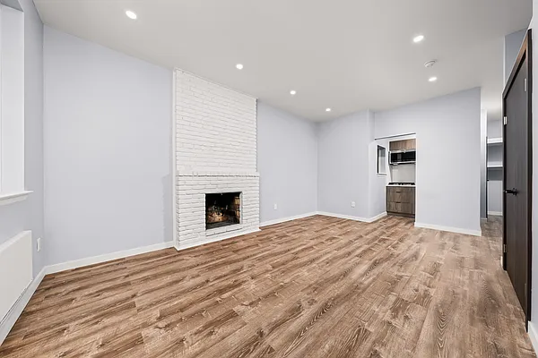 Rented by REAL New York | media 2