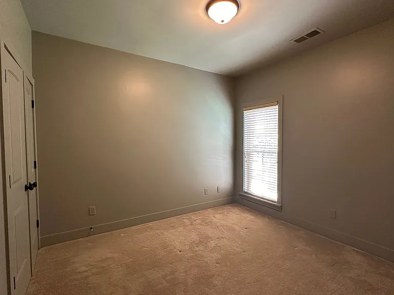 358 Kingston Cir — Photo 16