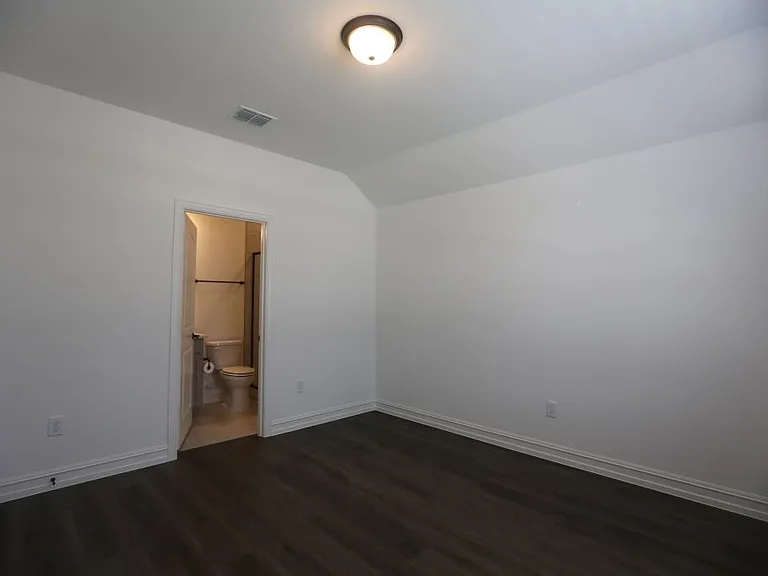 3412 Marginal Dr — Photo 4