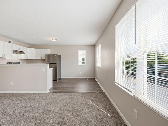 4th image of 133-139 Grinder Ct