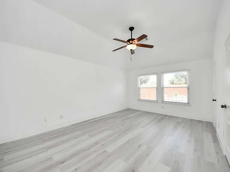 10850 White Oak Point Ct — Photo 43