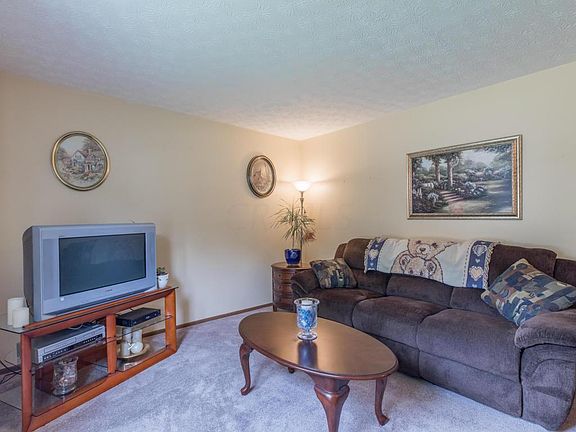 5th image of 6987 Blackoak Dr
