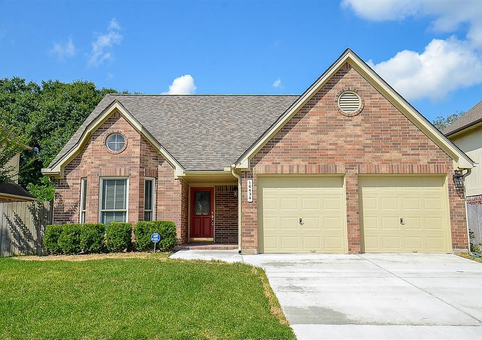 1st image of 16434 Elmwood Point Ln