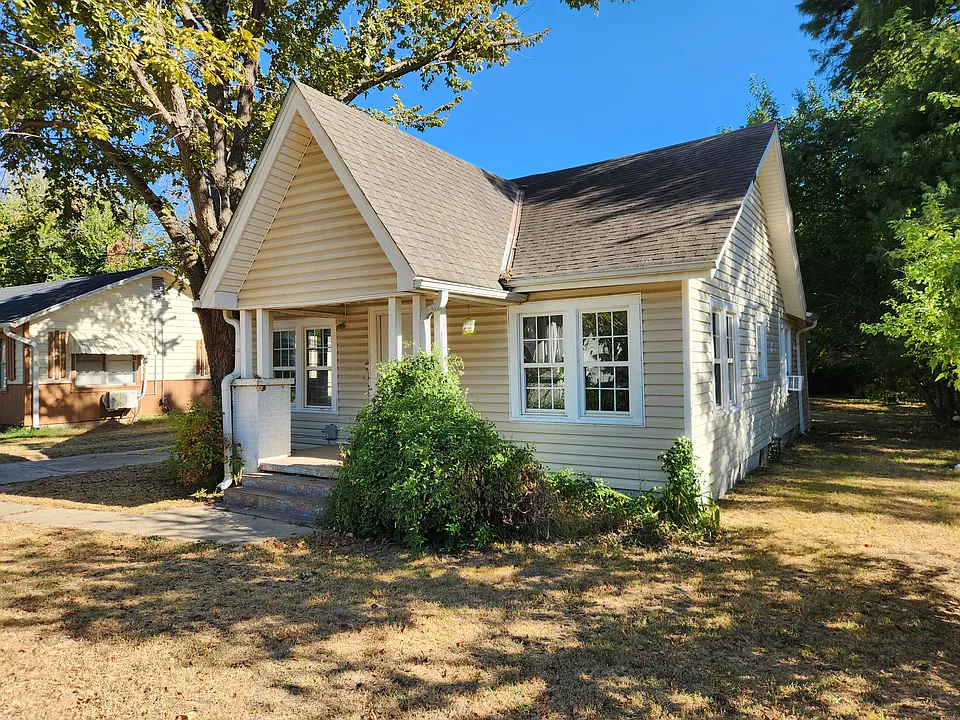 831 Orchard St
