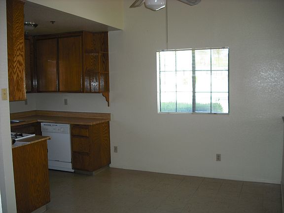 3rd image of 519 W D St #G