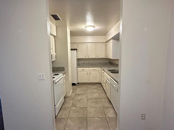 5th image of 1108 Pierce Dr #102