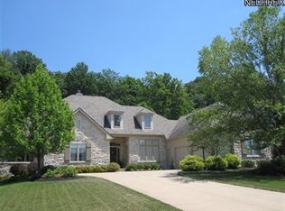 9055 Ledgemont Dr, Broadview Heights, OH 44147