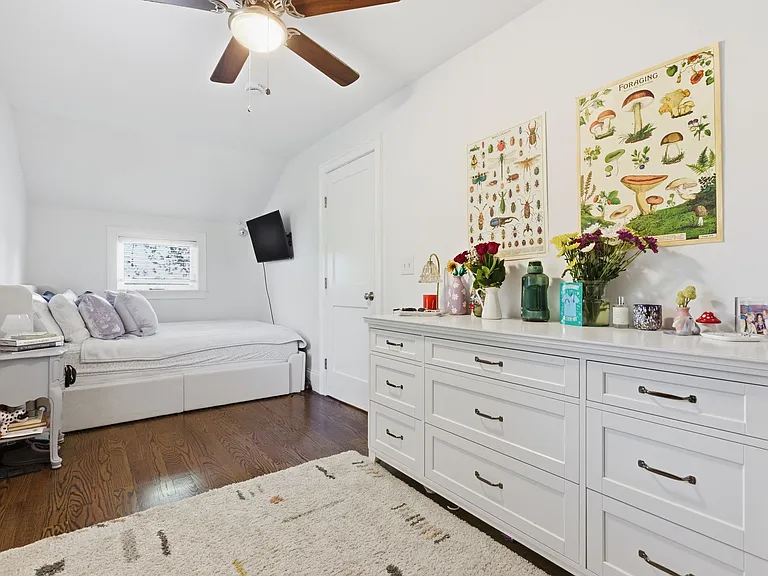 18 Sylvester Rd #2 — Photo 12