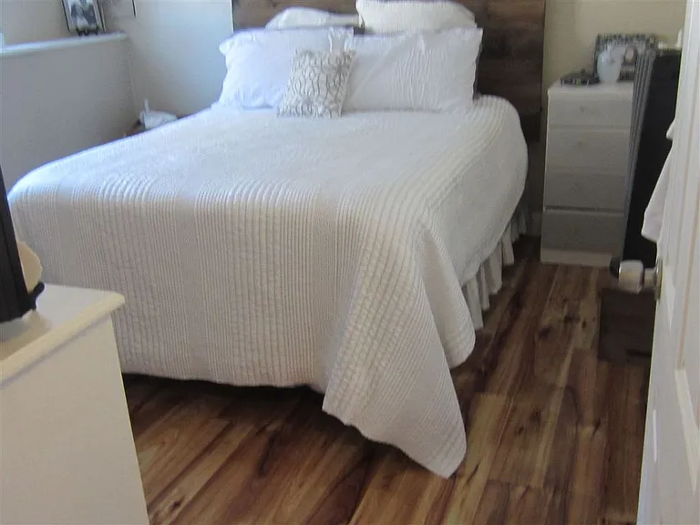 901 Mammoth Rd #6 — Photo 12