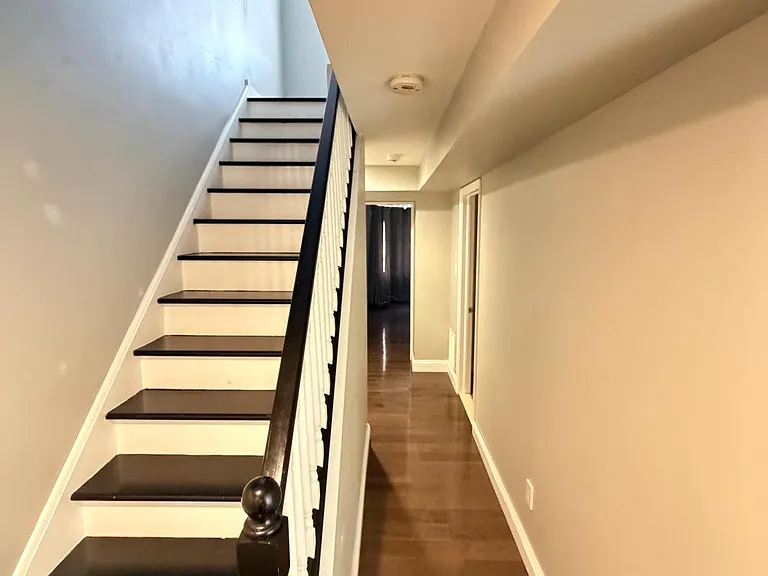 709 S Warnock St — Photo 13