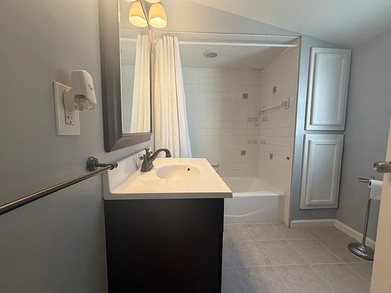 22438 Clairwood St — Photo 14