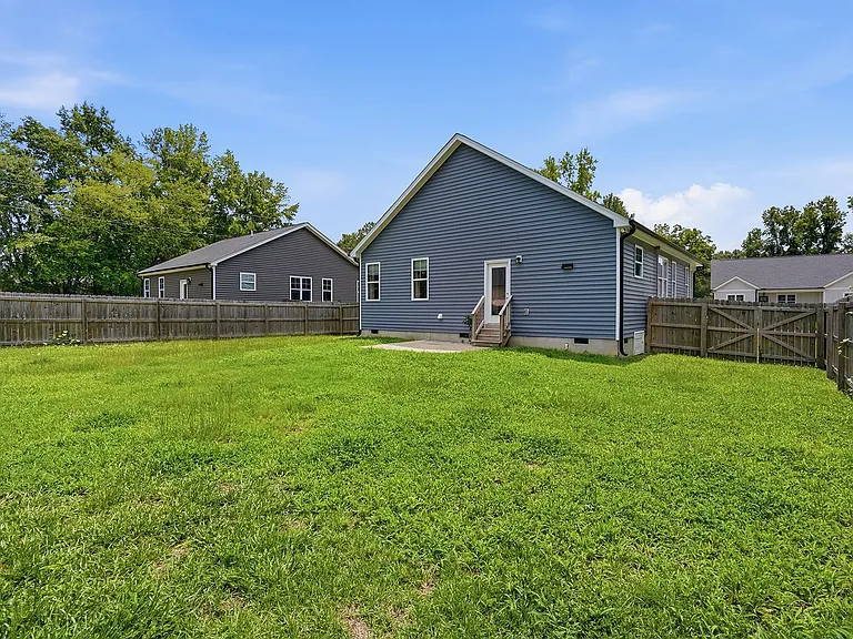 573 Circle Dr — Photo 29