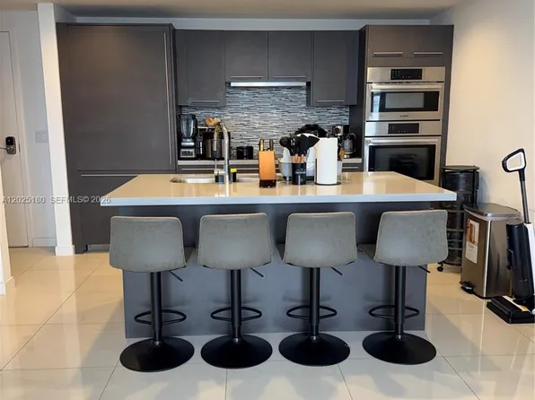 7875 NW 107th Ave APT 602, Doral, FL 33178