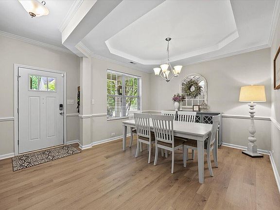 5th image of 2032 Longmont Dr