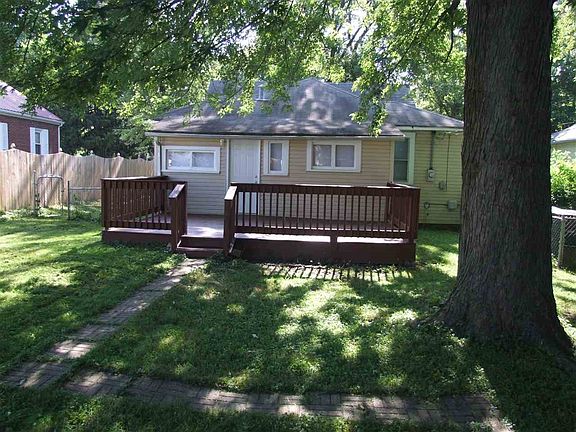 2nd image of 405 S Celia Ave