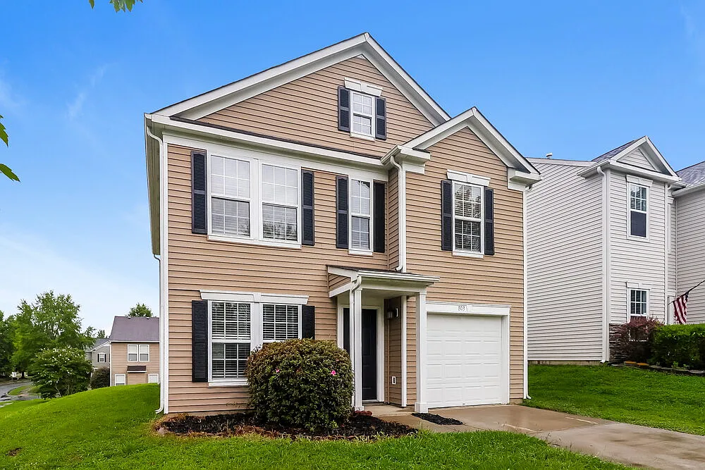 3 bed, 2.5 bath, 1600 sqft, $1,825 — Photo 4