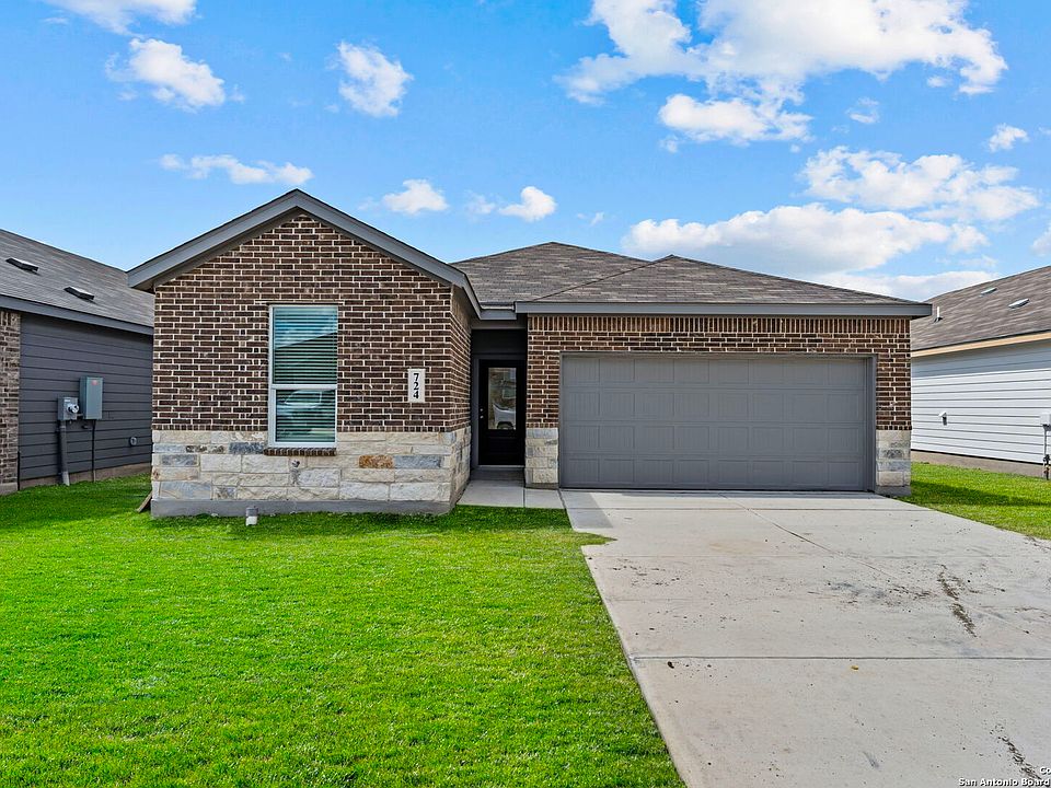 1st image of 724 Horsetail Ln