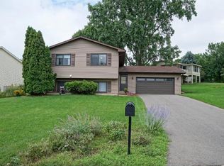 821 Cornwallis Ct, Eagan, MN 55123