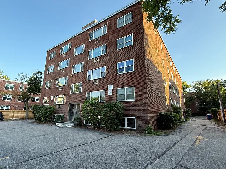 269 Harvard St #20 — Photo 19