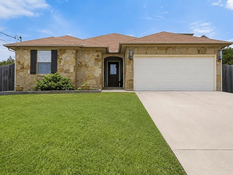 714 Newport Dr — Photo 1