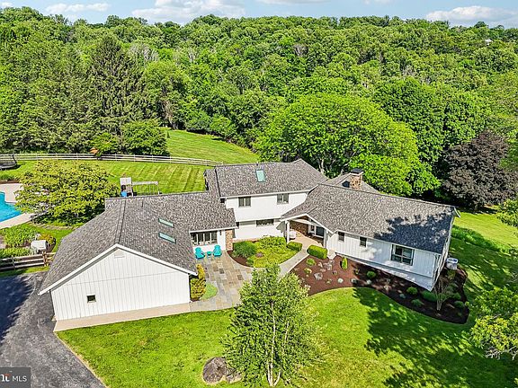 3rd image of 989 Delchester Rd