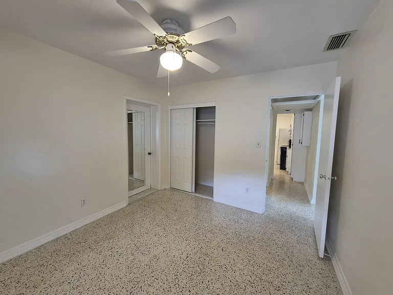 1013 Meadowlawn Dr N — Photo 15