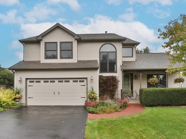 10616 Carl St, Huntley, IL 60142