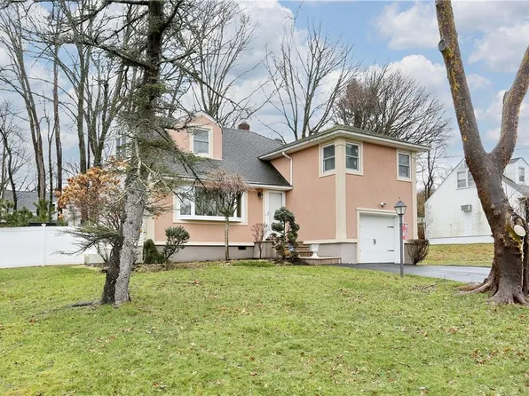 273 Cottage Road, Valley Cottage, NY 10989