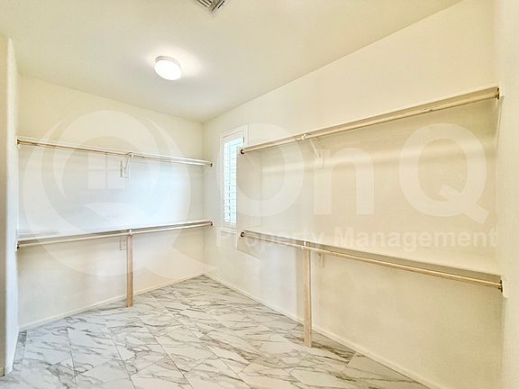 5th image of 251 E Wisteria Dr