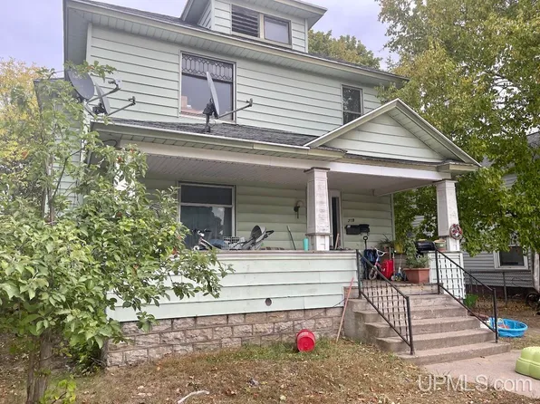 209 & 211 16th St S, Escanaba, MI 49829