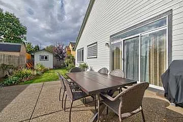 615 E Washington St — Photo 16