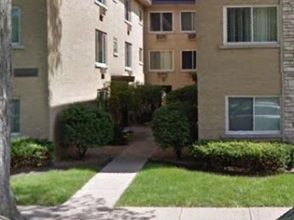 1st image of 401 Wisconsin Ave #103