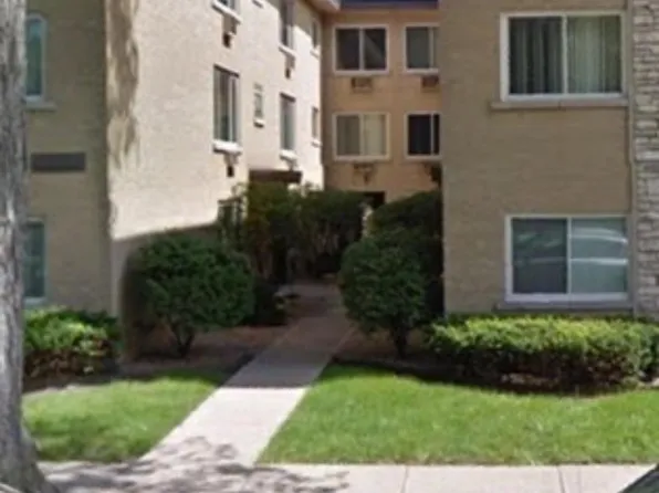 401 Wisconsin Ave #103, Oak Park, IL 60302