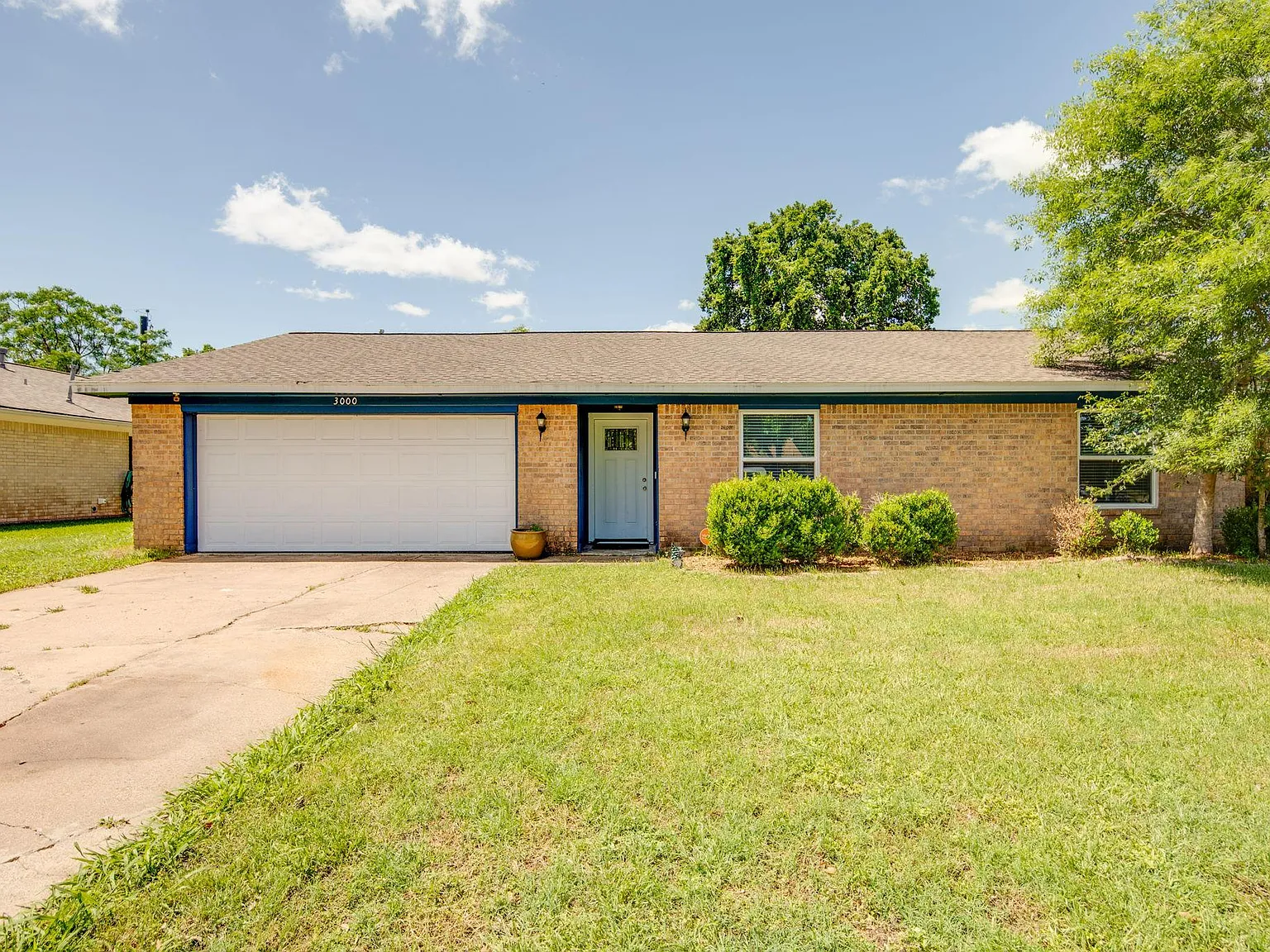 3 bed, 1472 sqft, $1,950 — Photo 2