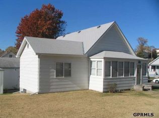 4304 S 25th St, Omaha, NE 68107