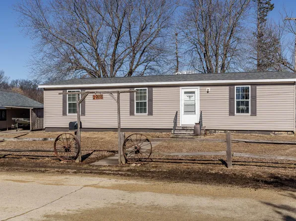 2988 E Honey Creek Rd, Chana, IL 61015