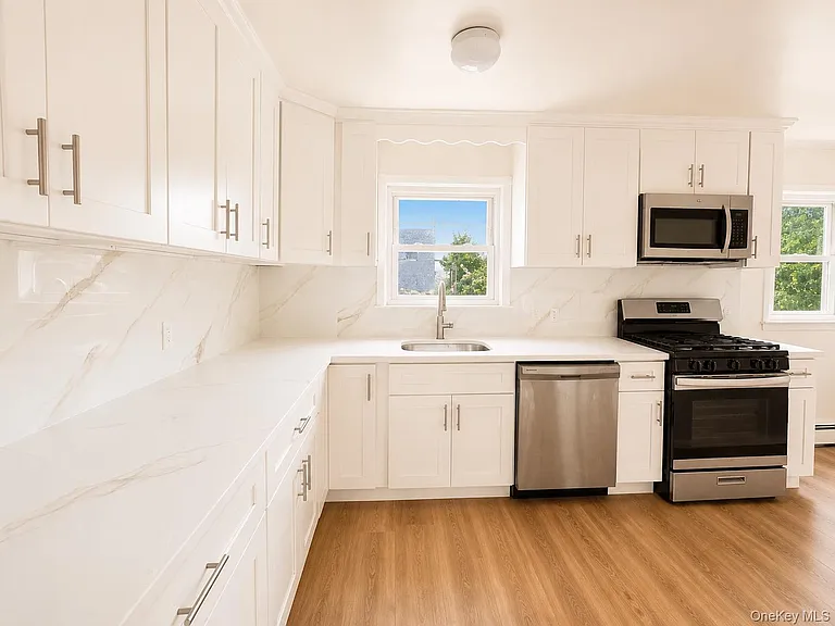 36 Forest Dr — Photo 2