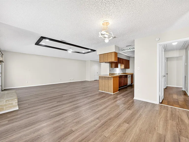 11103 Bellerive Dr — Photo 10