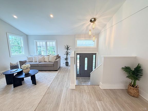 4th image of 1657 Rainbow Forest Dr