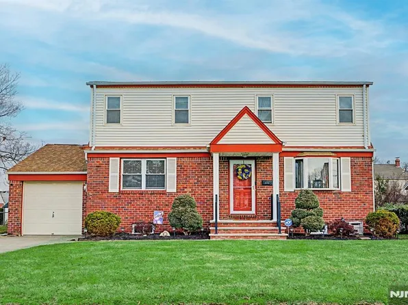 27 Westwood Dr, Fair Lawn, NJ 07410