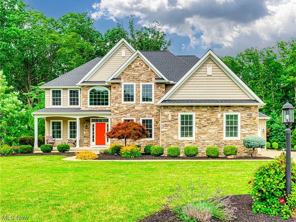 1st image of 9603 Grand Oaks Trl