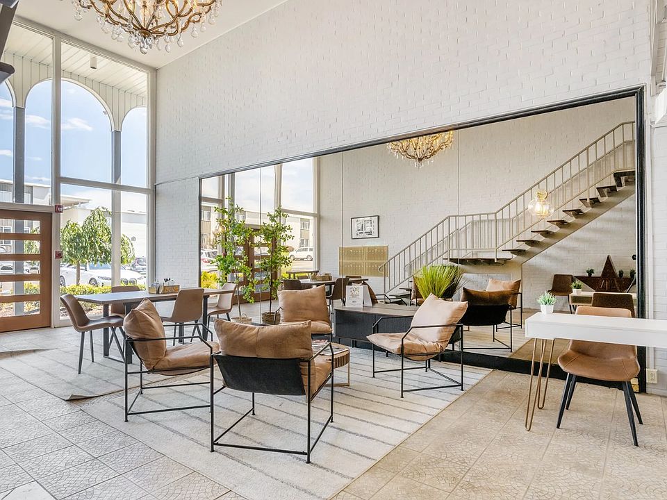 1st image of 2011 Richard Jones Rd #S-04