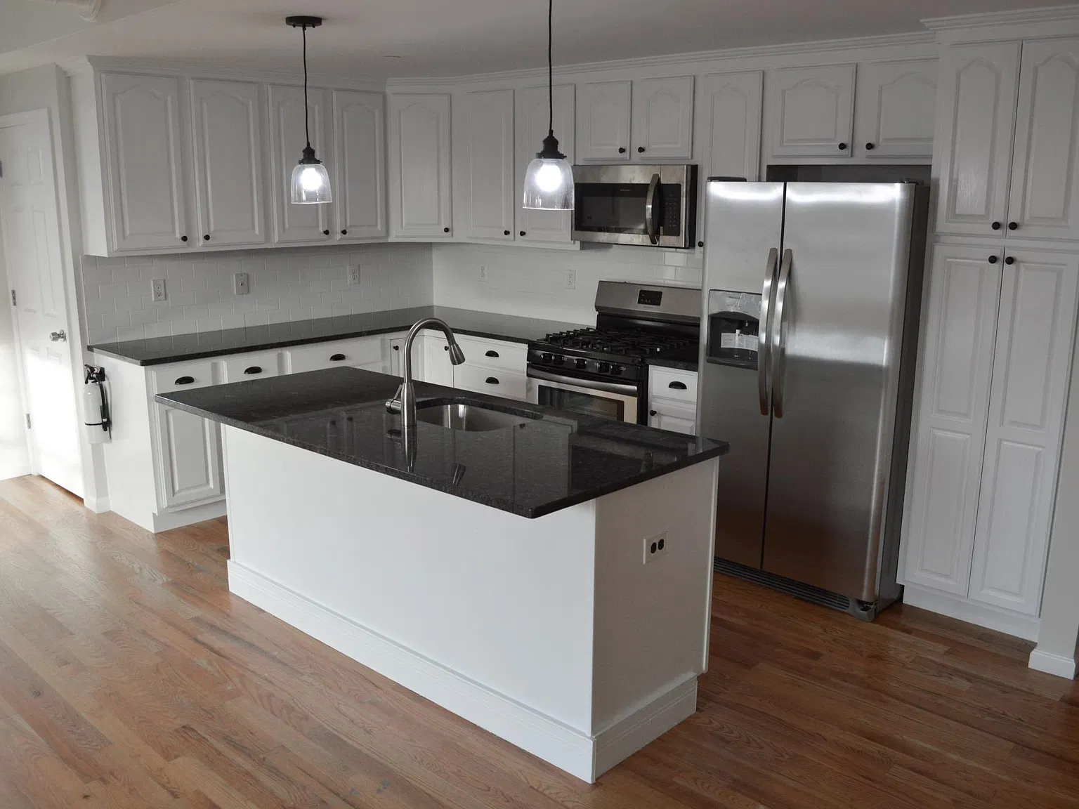 2 bed, 1450 sqft, $4,000 — Photo 2
