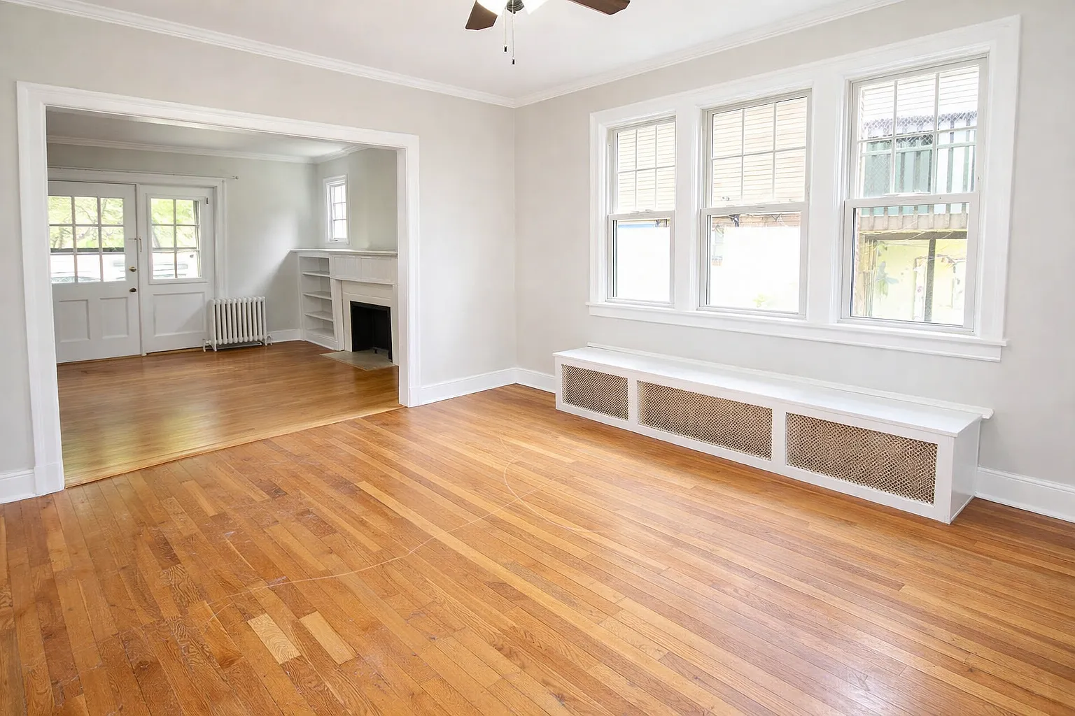 3 bed, 1.5 bath, 1060 sqft, $2,279 — Photo 3
