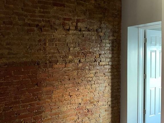 3rd image of 3446 Kensington Ave Floor 1