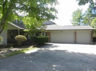 68 Cove Ct, Chagrin Falls, OH 44023
