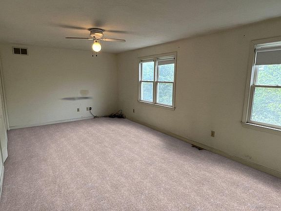 4th image of 288 Newtonville Ave #288