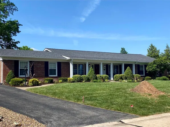 8885 Woodpark Dr, Saint Louis, MO 63127