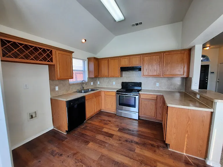 1016 Glenhaven Dr — Photo 11