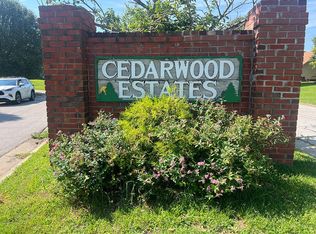 2315 Cedarwood Dr, Maysville, KY 41056